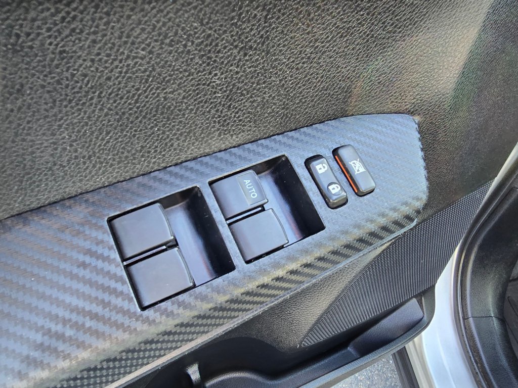 Used 2015 Toyota RAV4 XLE AWD/4WD image 32