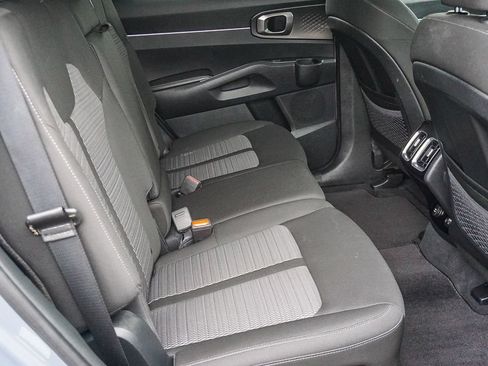 Certified 2023 Kia Sorento LX FWD image 14