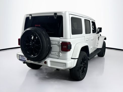 Used 2023 Jeep Wrangler Unlimited Sahara AWD/4WD image 5
