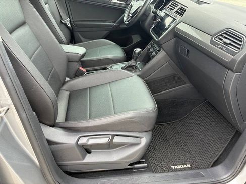 Used 2020 Volkswagen Tiguan SE w/ Panoramic Sunroof Package FWD image 34