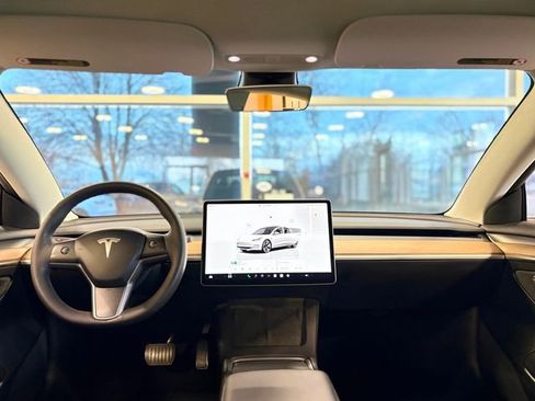 Used 2023 Tesla Model 3 Standard Range image 37