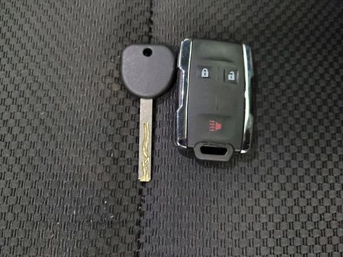 Used 2018 Chevrolet Silverado 1500 LT w/ All Star Edition image 32