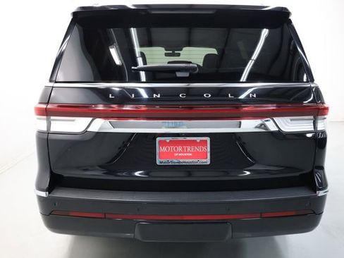 Used 2023 Lincoln Navigator Reserve image 30