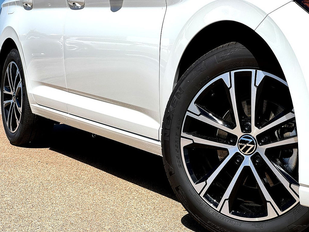 New 2027 Volkswagen Jetta Sport FWD image 2