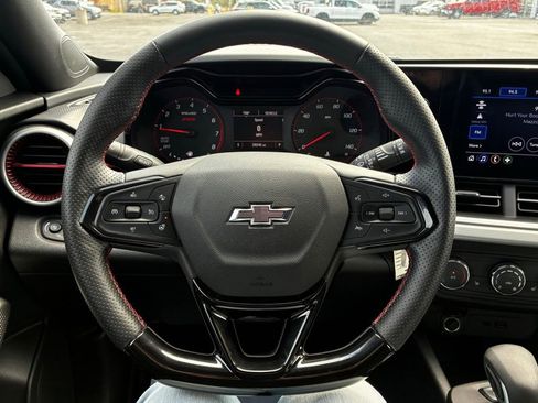 Used 2024 Chevrolet Trax RS w/ Driver Confidence Package FWD image 17