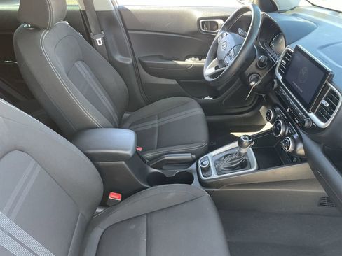 Certified 2023 Hyundai Venue SEL image 11