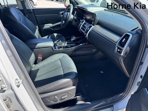 Certified 2023 Kia Sorento SX image 22