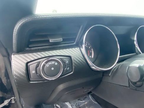 Used 2015 Ford Mustang Coupe RWD image 17