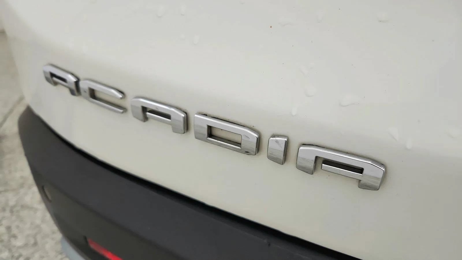 Used 2022 GMC Acadia SLE FWD image 35