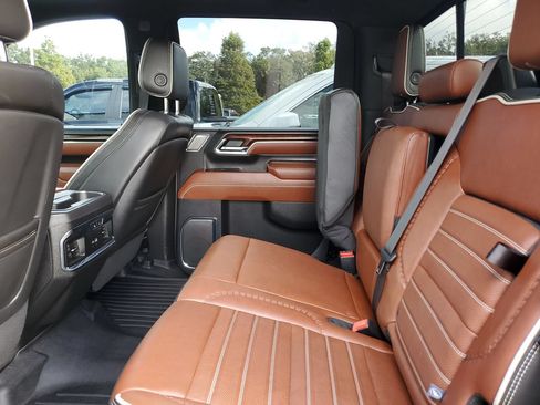 Used 2024 GMC Sierra 2500 Denali Ultimate AWD/4WD image 11