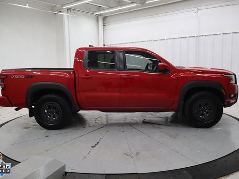Used 2025 Nissan Frontier PRO-4X w/ Pro Convenience Package AWD/4WD image 2
