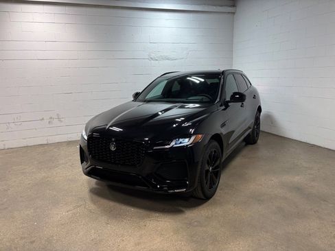New 2026 Jaguar F-PACE R-Dynamic S image 2