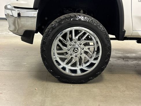 Used 2022 Chevrolet Silverado 2500 LTZ image 8