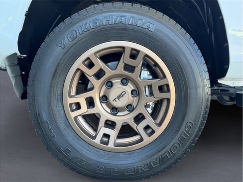 Used 2023 Toyota Tacoma SR AWD/4WD image 8
