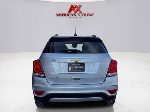 Used 2021 Chevrolet Trax LT w/ Driver Confidence Package image 4