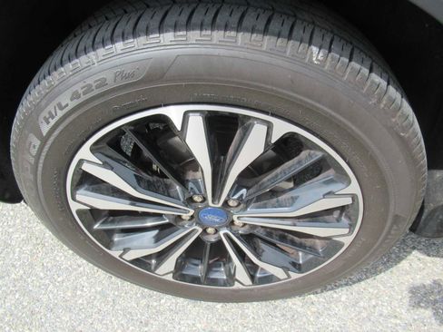 Used 2022 Ford Escape SE w/ SE Sport Appearance Package image 11