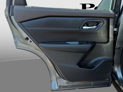 Certified 2023 Nissan Rogue SV w/ SV Premium B Package AWD/4WD image 12