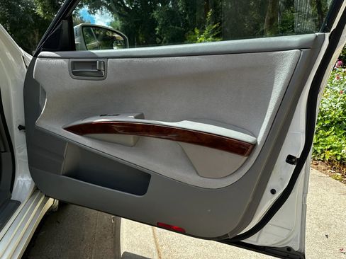 Used 2004 Nissan Maxima 3.5 SL w/ Driver Preferred Pkg image 25