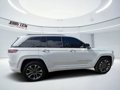 New 2025 Jeep Grand Cherokee Overland w/ Adv Protech Group III image 2