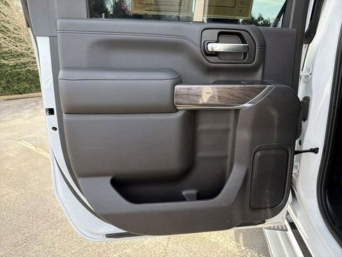 Used 2020 Chevrolet Silverado 2500 LTZ w/ LTZ Plus Package image 19