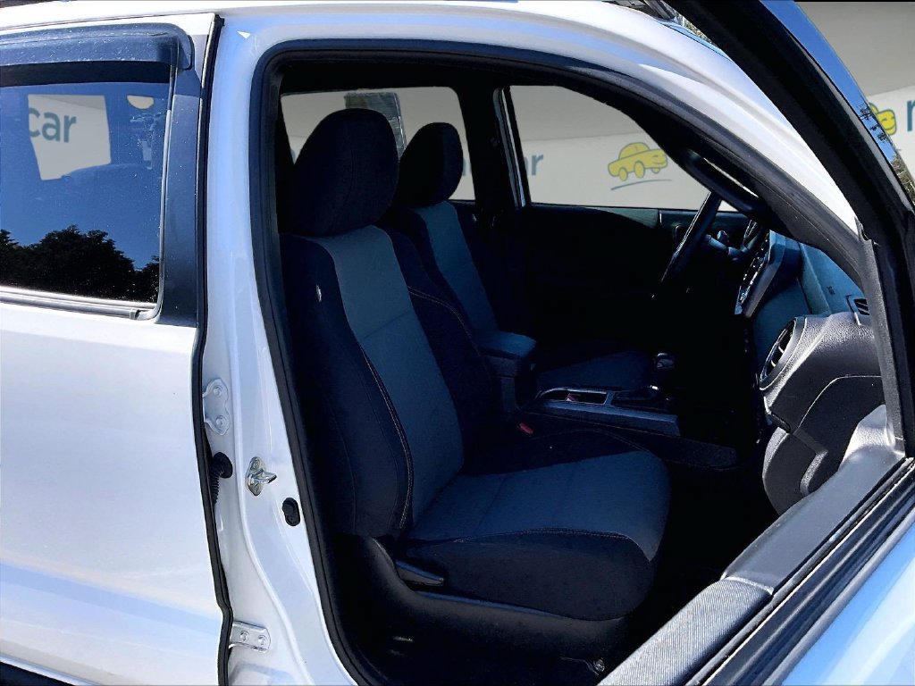 Used 2020 Toyota Tacoma TRD Sport AWD/4WD image 11