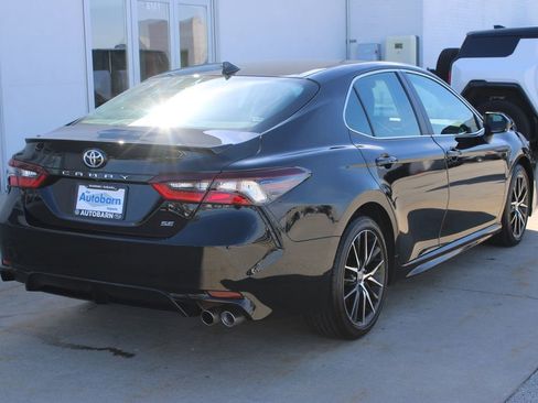 Used 2024 Toyota Camry SE image 7