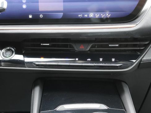 Used 2024 Buick Envision Sport Touring image 21