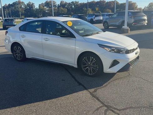 Used 2023 Kia Forte GT-Line image 2