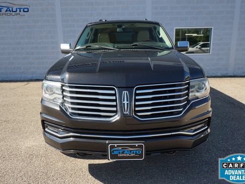 Used 2015 Lincoln Navigator 4WD w/ Equipment Group 101A Reserve image 2