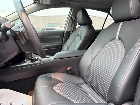 Used 2024 Toyota Camry SE w/ Cold Weather Package FWD image 14