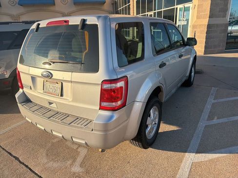Used 2011 Ford Escape XLS w/ 101A Rapid Spec Order Code image 3