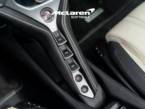 Used 2024 McLaren 750S Spider image 29