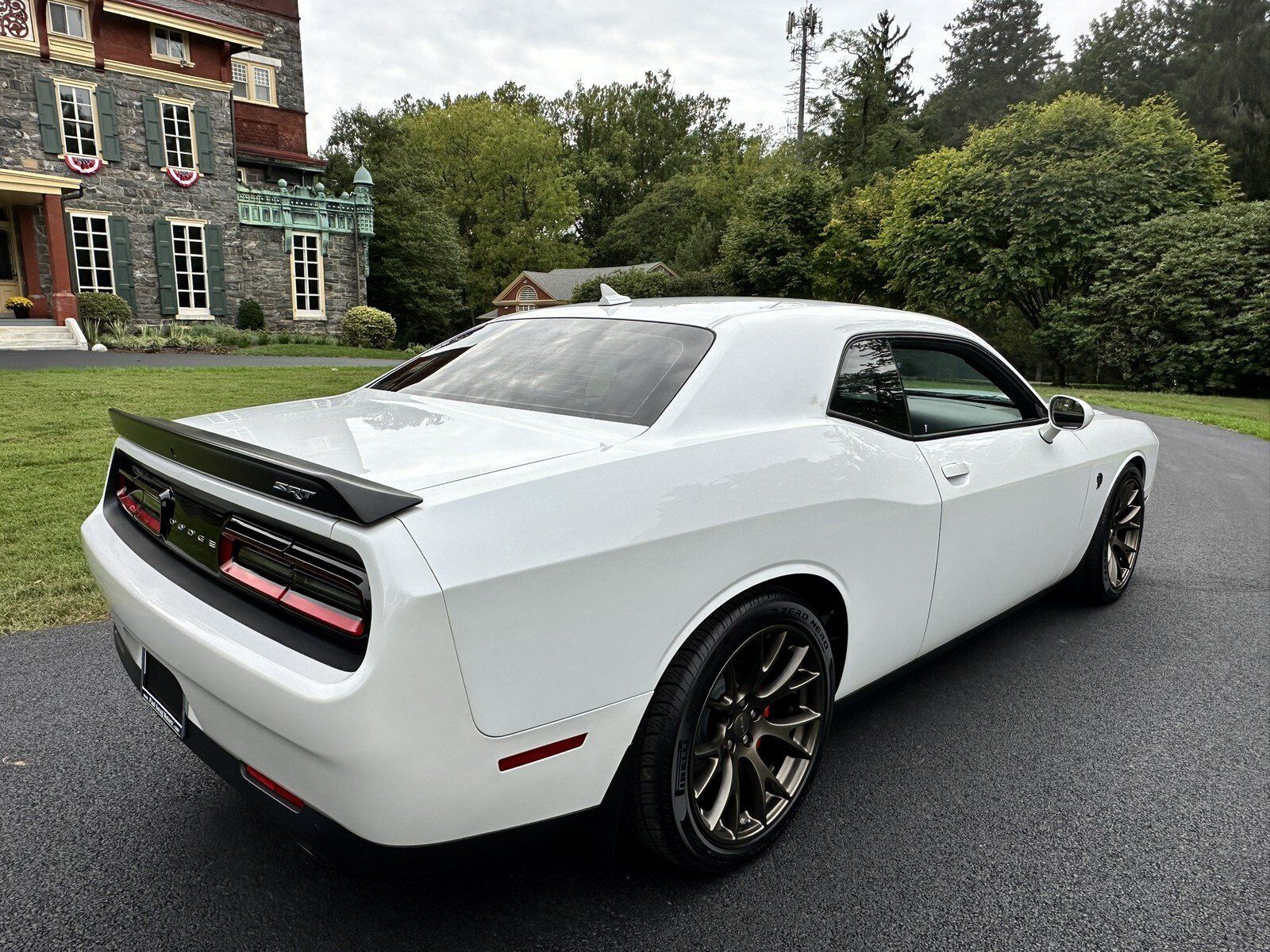 Used 2015 Dodge Challenger SRT Hellcat RWD image 10