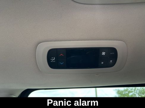 Used 2022 Chrysler Pacifica Touring-L FWD image 31