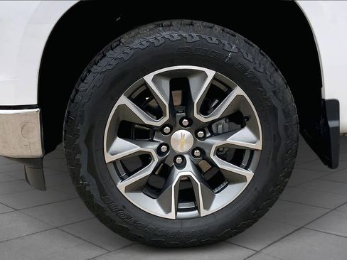 Used 2023 Chevrolet Silverado 1500 LT image 11