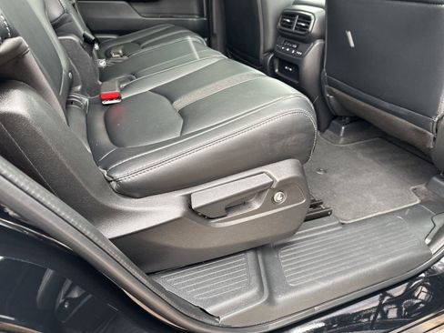 Used 2024 Honda Pilot Touring image 37