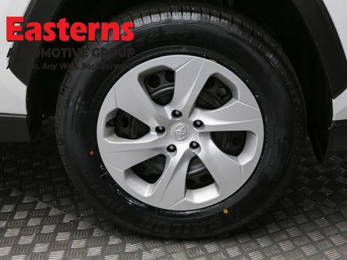 Used 2024 Toyota RAV4 LE image 31