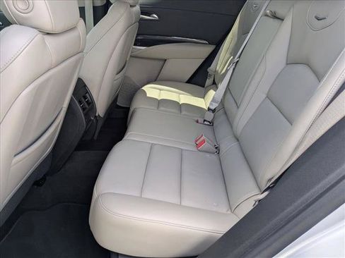 Used 2022 Cadillac XT4 Premium Luxury w/ Enhanced Visibility Package FWD image 19