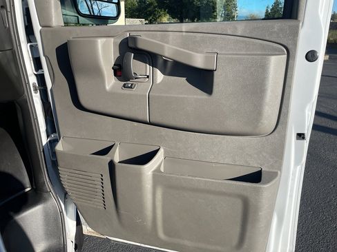 Used 2024 Chevrolet Express 2500 w/ Driver Convenience Package image 60