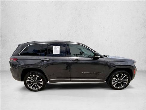 Used 2023 Jeep Grand Cherokee Overland w/ Luxury Tech Group IV RWD image 5