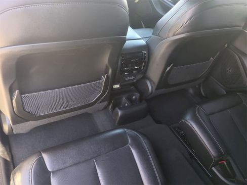 Used 2024 Jeep Grand Cherokee L Limited w/ Luxury Tech Group II image 18