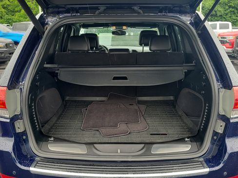 Used 2018 Jeep Grand Cherokee Limited AWD/4WD image 8