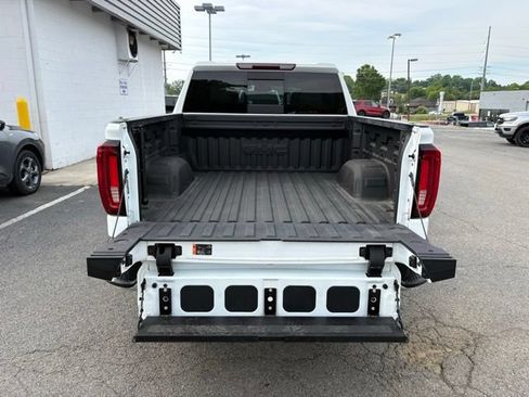 Used 2023 GMC Sierra 1500 SLT w/ SLT Premium Plus Package AWD/4WD image 40