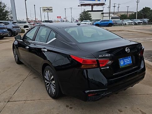 Used 2024 Nissan Altima 2.5 SV image 7