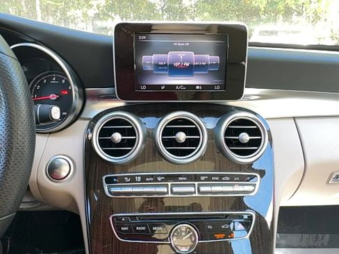 Used 2015 Mercedes-Benz C 300 4MATIC Sedan image 21