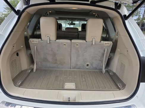 Used 2014 Nissan Pathfinder Platinum w/ Platinum Premium Package FWD image 18