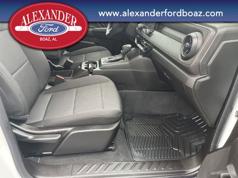 Used 2023 Chevrolet Colorado W/T image 13