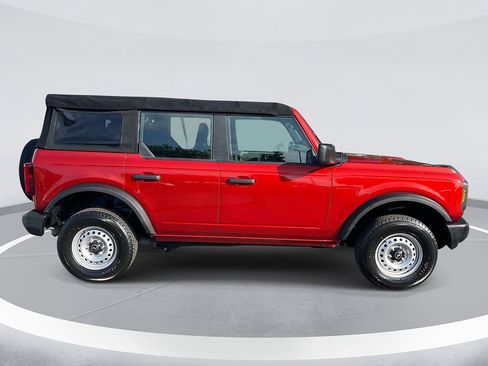 Used 2023 Ford Bronco 4-Door AWD/4WD image 3