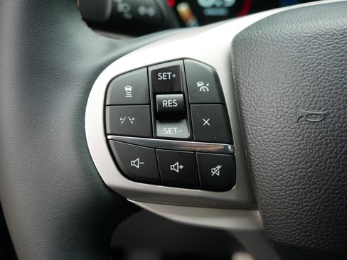 Used 2026 Ford Explorer Active AWD/4WD image 28