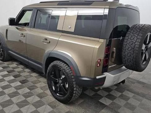 Used 2023 Land Rover Defender 110 SE AWD/4WD image 4